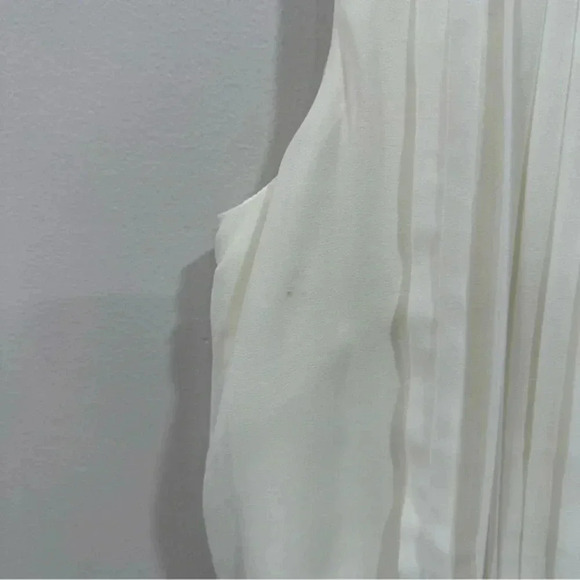 Vince Camuto Cream Sleeveless Cocktail
Dress Pleated Top and Sequin Skirt 8 - Picture 12 of 12